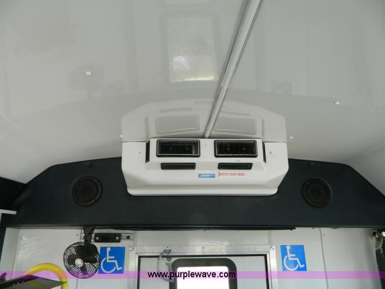 image for item G7913 1999 Ford F350 transit bus