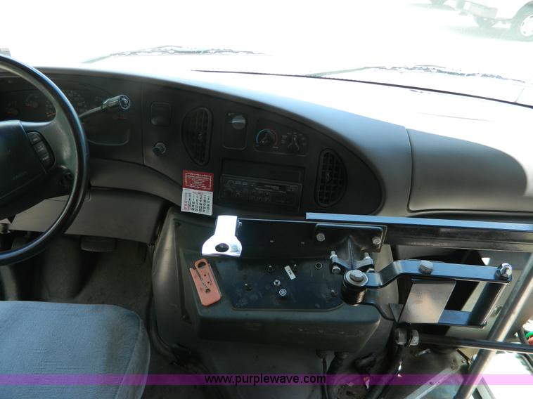 image for item G7913 1999 Ford F350 transit bus
