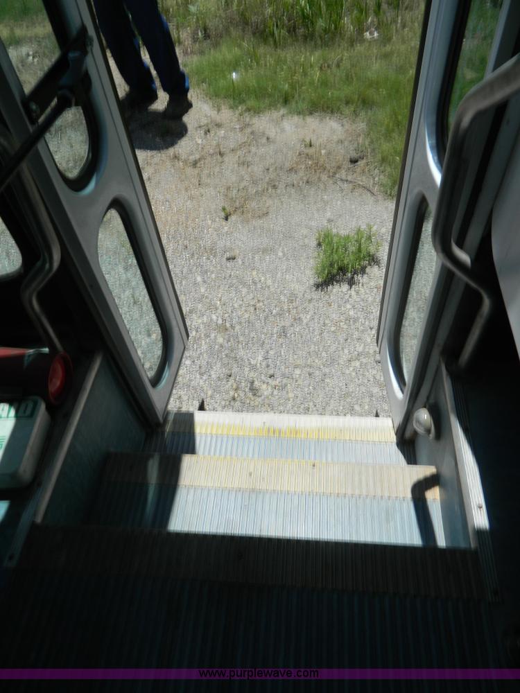 image for item G7913 1999 Ford F350 transit bus