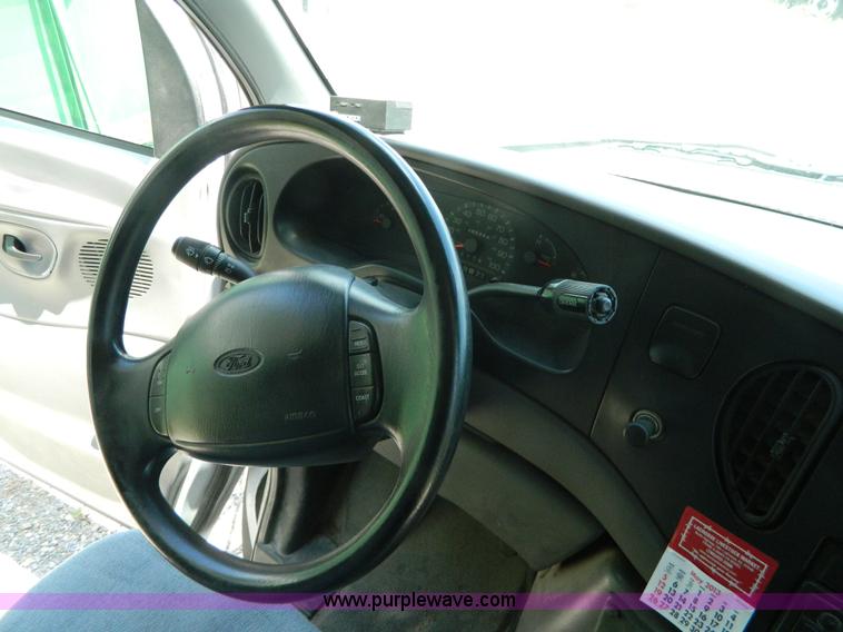 image for item G7913 1999 Ford F350 transit bus