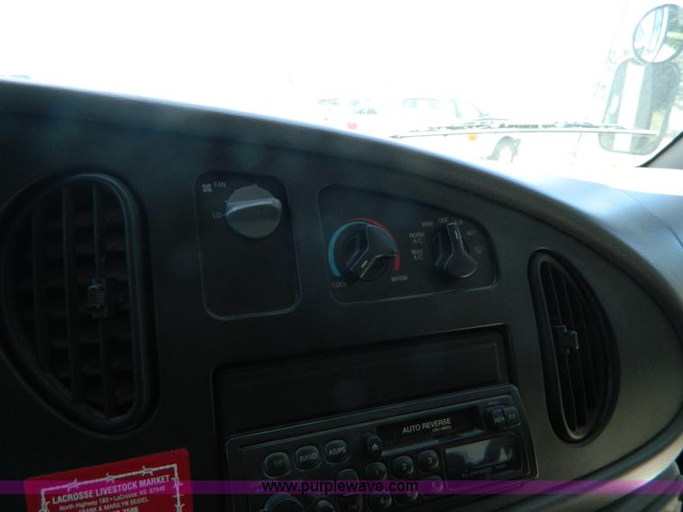 image for item G7913 1999 Ford F350 transit bus