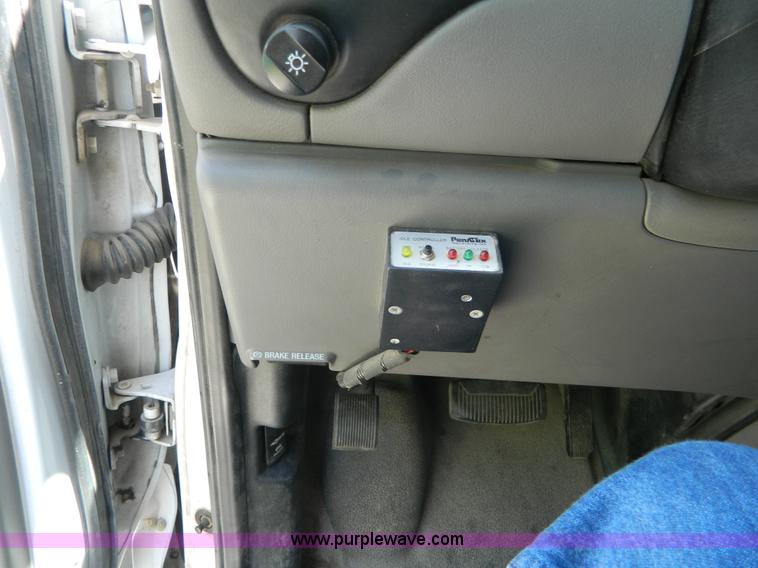 image for item G7913 1999 Ford F350 transit bus