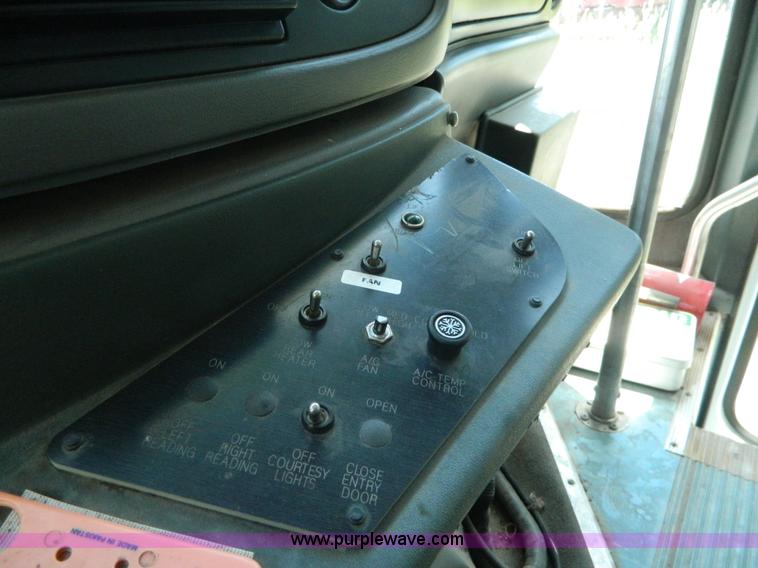 image for item G7913 1999 Ford F350 transit bus