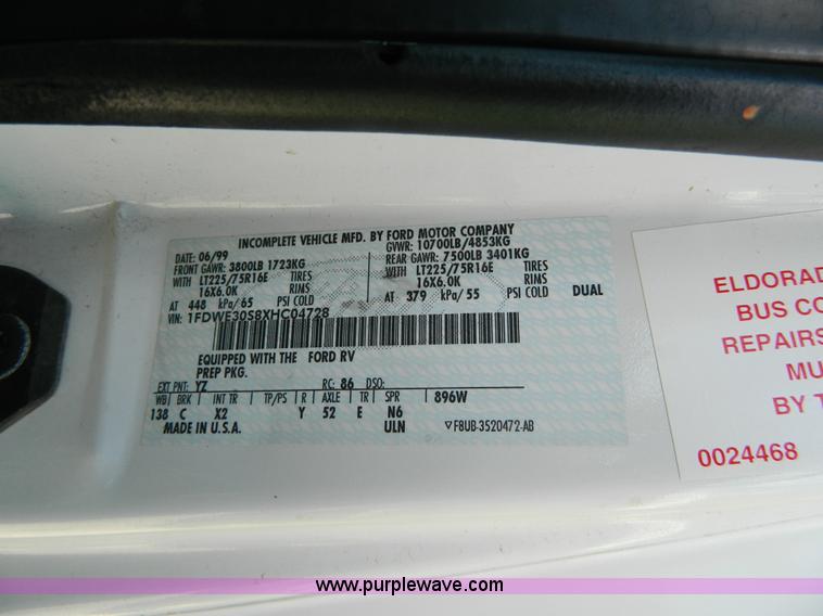 image for item G7913 1999 Ford F350 transit bus