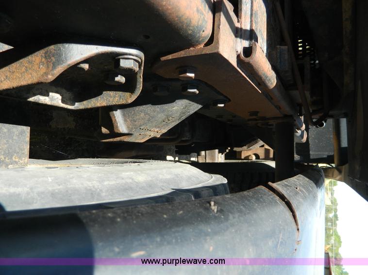 image for item G7918 1985 Ford 9000 truck