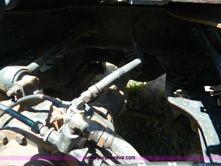 image for item G7918 1985 Ford 9000 truck