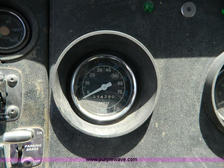 image for item G7918 1985 Ford 9000 truck