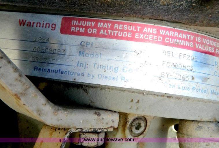 image for item G7918 1985 Ford 9000 truck