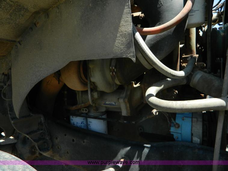 image for item G7918 1985 Ford 9000 truck