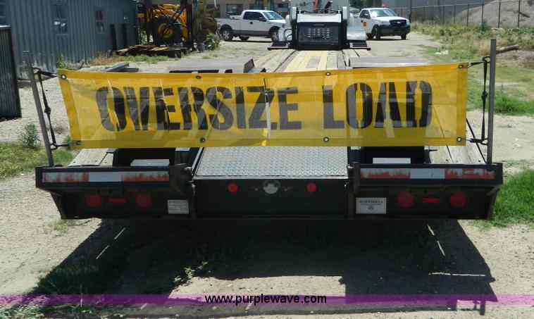 image for item G7919 1999 Etnyre Blackhawk 35 ton detachable trailer