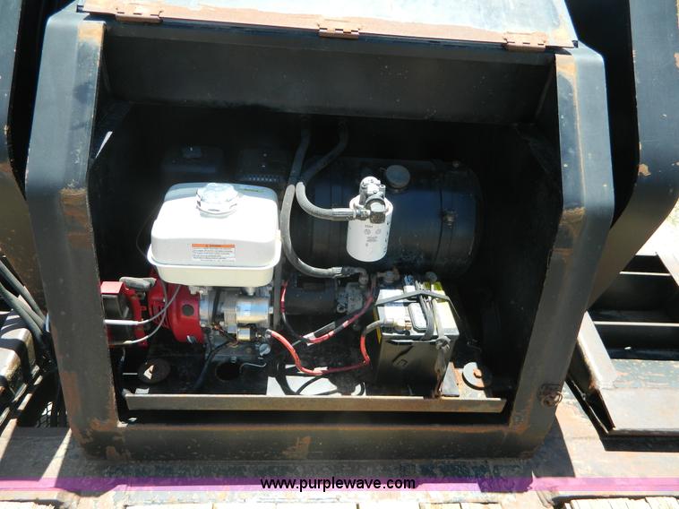 image for item G7919 1999 Etnyre Blackhawk 35 ton detachable trailer