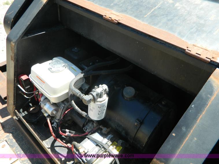 image for item G7919 1999 Etnyre Blackhawk 35 ton detachable trailer