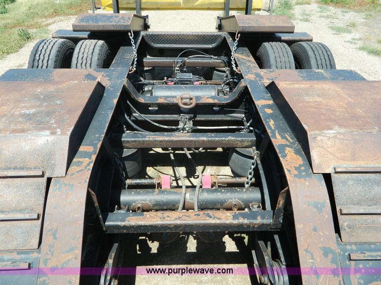 image for item G7919 1999 Etnyre Blackhawk 35 ton detachable trailer