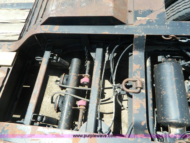 image for item G7919 1999 Etnyre Blackhawk 35 ton detachable trailer