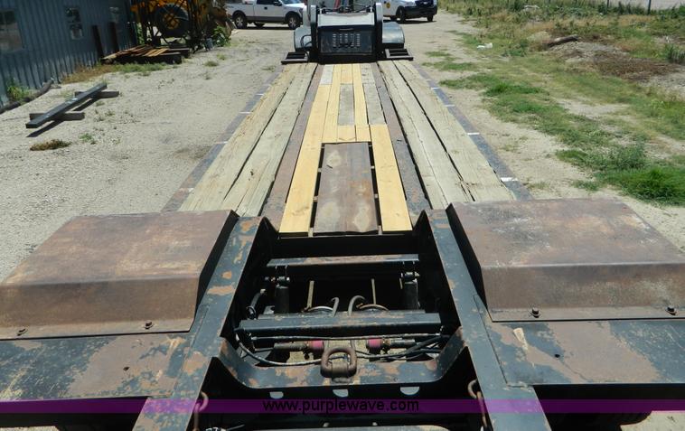 image for item G7919 1999 Etnyre Blackhawk 35 ton detachable trailer