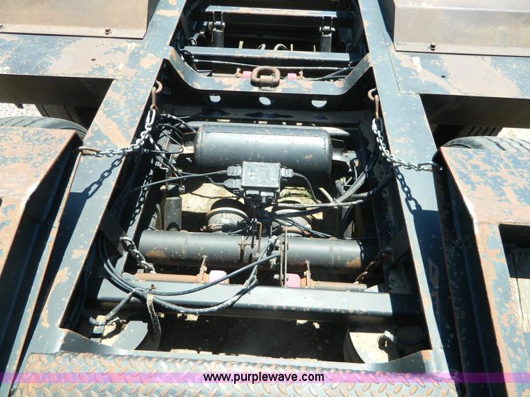 image for item G7919 1999 Etnyre Blackhawk 35 ton detachable trailer