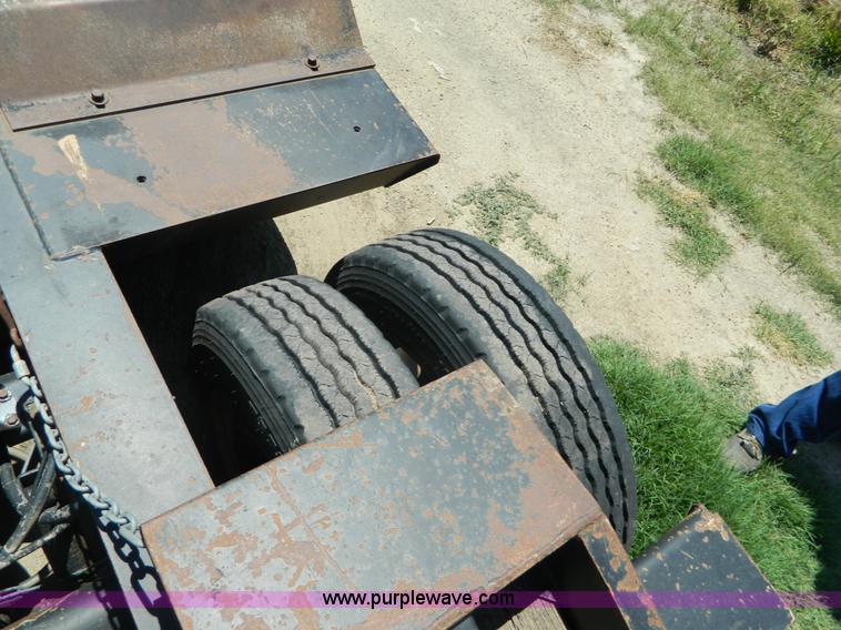 image for item G7919 1999 Etnyre Blackhawk 35 ton detachable trailer