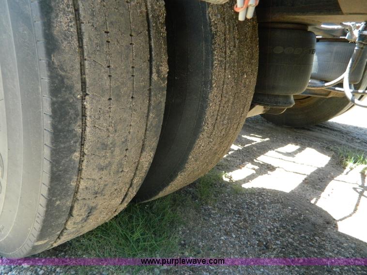 image for item G7919 1999 Etnyre Blackhawk 35 ton detachable trailer