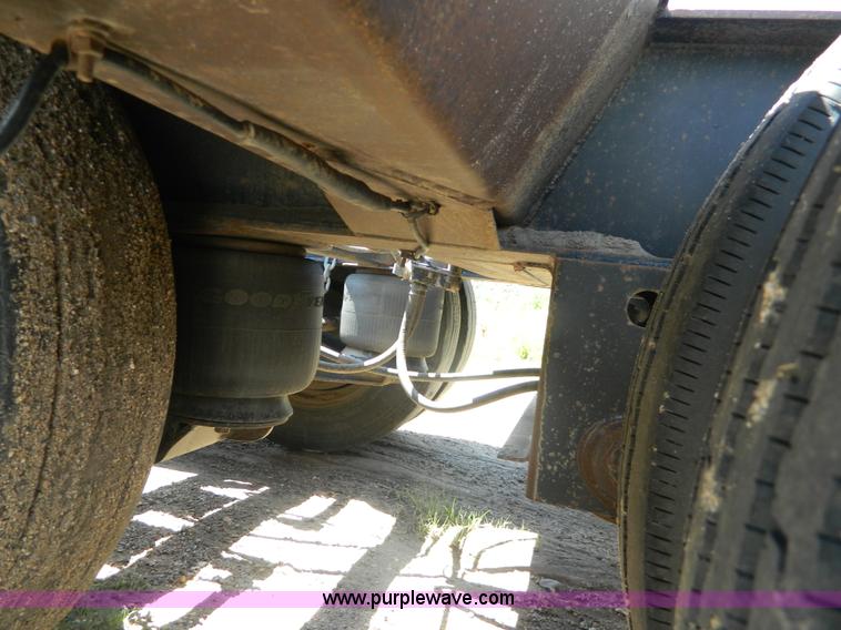 image for item G7919 1999 Etnyre Blackhawk 35 ton detachable trailer