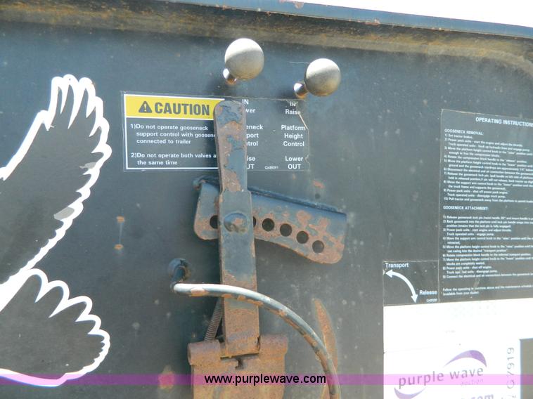 image for item G7919 1999 Etnyre Blackhawk 35 ton detachable trailer