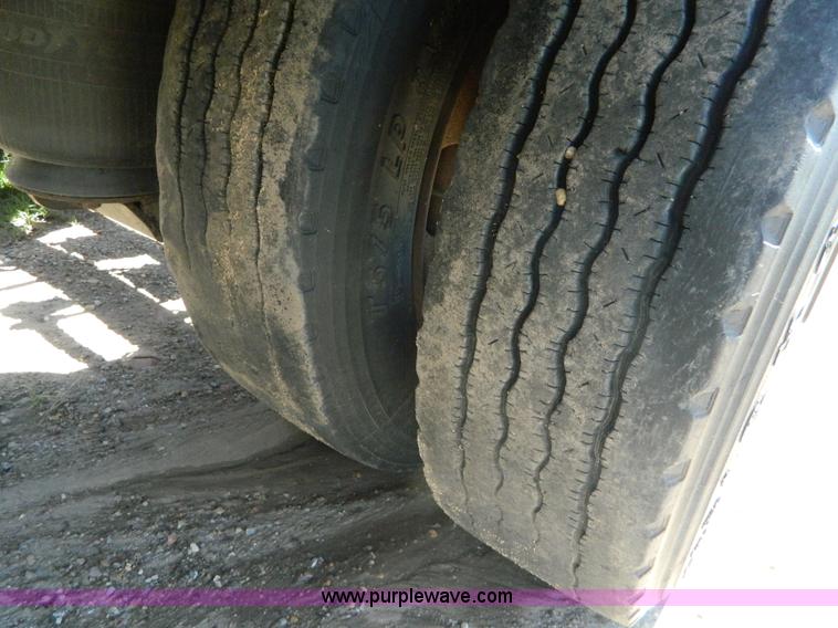 image for item G7919 1999 Etnyre Blackhawk 35 ton detachable trailer