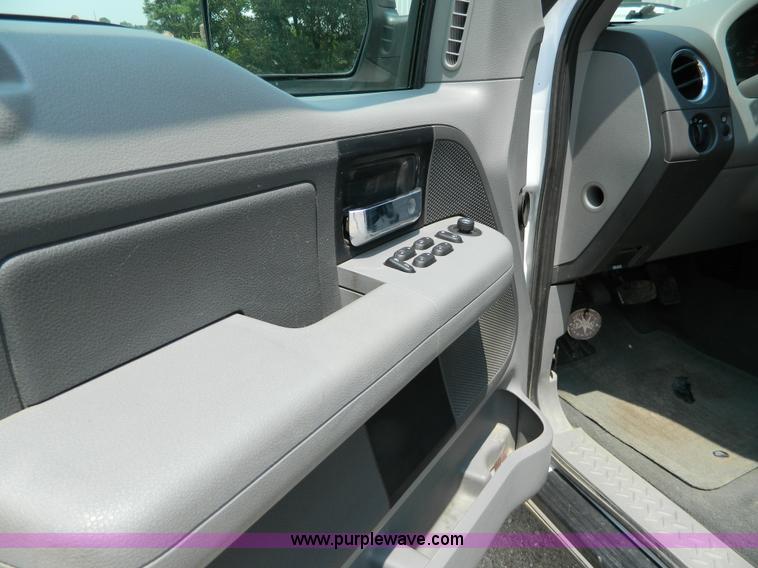 image for item G7921 2007 Ford F150 XLT SuperCrew pickup truck