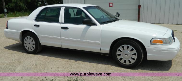 image for item G7923 2009 Ford Crown Victoria Police Interceptor