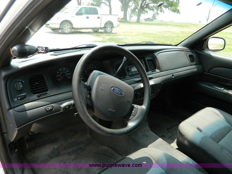 image for item G7923 2009 Ford Crown Victoria Police Interceptor