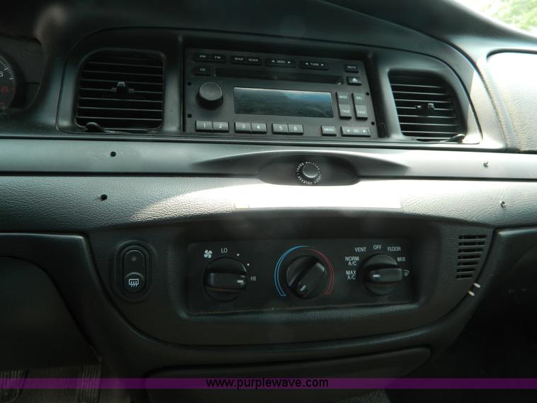 image for item G7923 2009 Ford Crown Victoria Police Interceptor