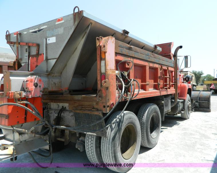 image for item G7928 1989 Ford L8000 dump truck