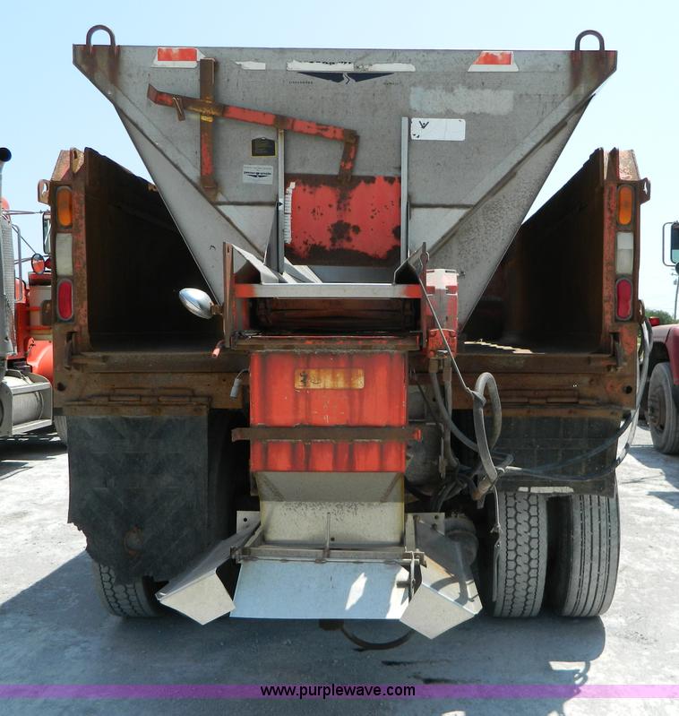 image for item G7928 1989 Ford L8000 dump truck