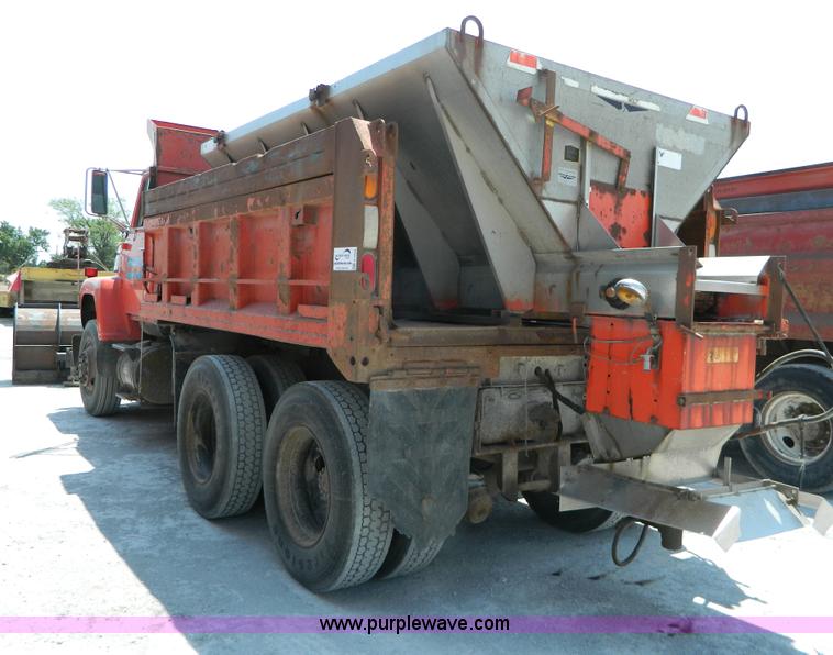 image for item G7928 1989 Ford L8000 dump truck