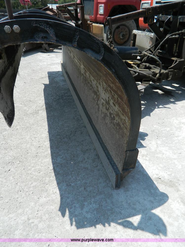 image for item G7928 1989 Ford L8000 dump truck