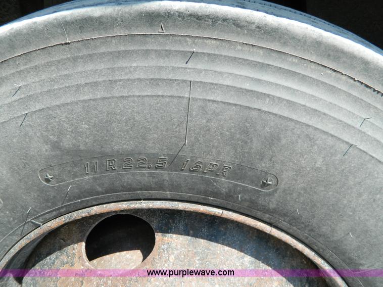 image for item G7928 1989 Ford L8000 dump truck