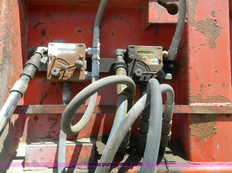 image for item G7928 1989 Ford L8000 dump truck