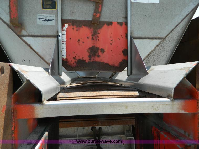 image for item G7928 1989 Ford L8000 dump truck