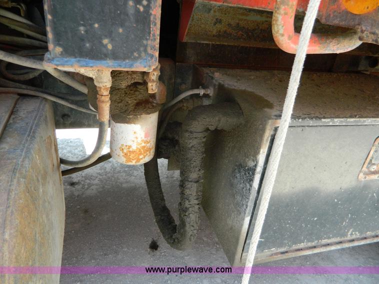 image for item G7928 1989 Ford L8000 dump truck