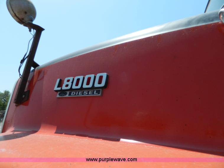 image for item G7928 1989 Ford L8000 dump truck