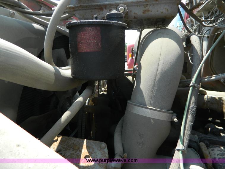 image for item G7928 1989 Ford L8000 dump truck