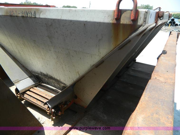 image for item G7928 1989 Ford L8000 dump truck