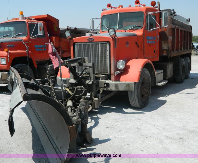 image for item G7929 1985 Peterbilt 349 dump truck