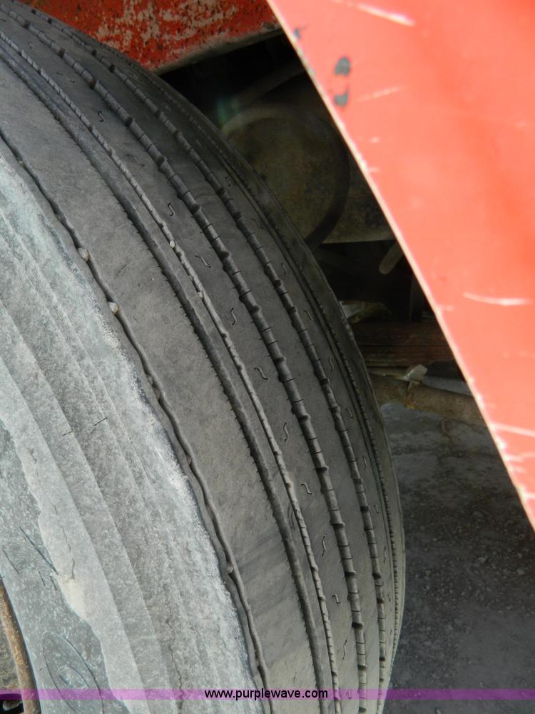 image for item G7929 1985 Peterbilt 349 dump truck