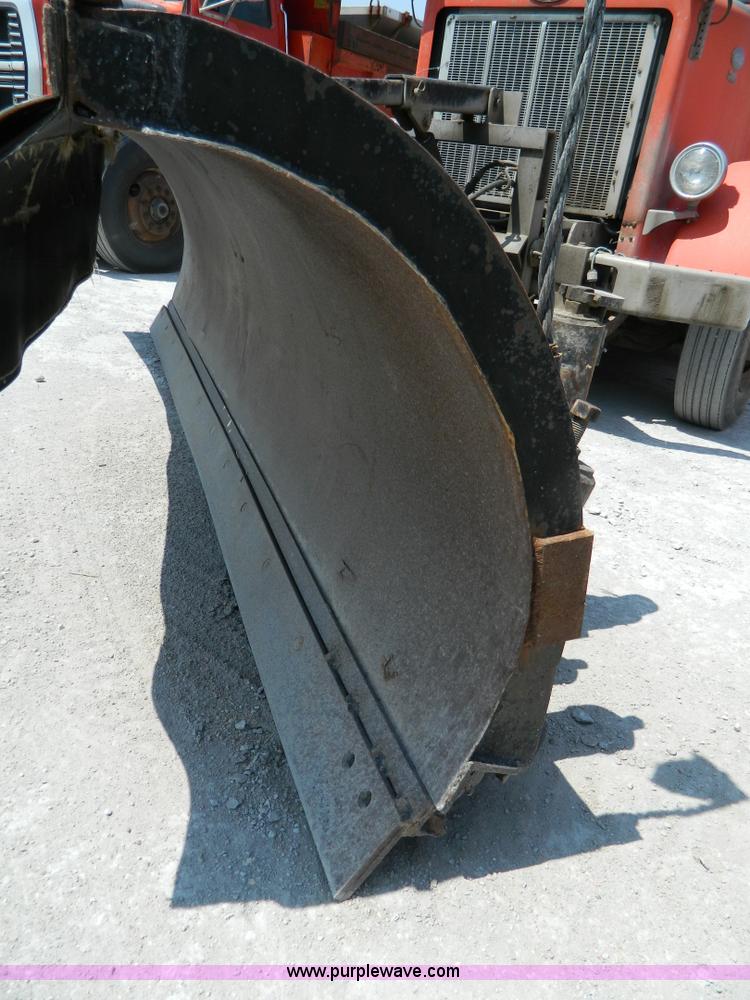 image for item G7929 1985 Peterbilt 349 dump truck