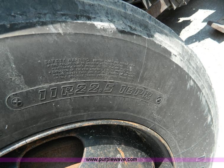 image for item G7929 1985 Peterbilt 349 dump truck