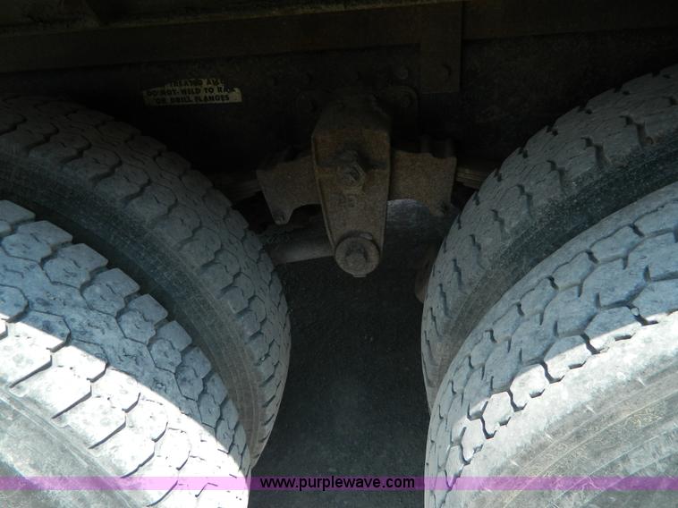 image for item G7929 1985 Peterbilt 349 dump truck