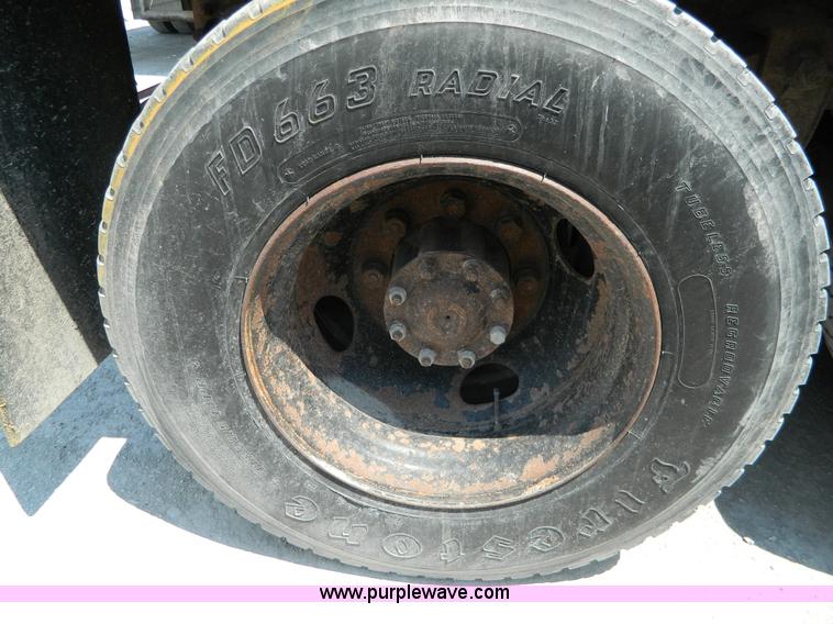 image for item G7929 1985 Peterbilt 349 dump truck