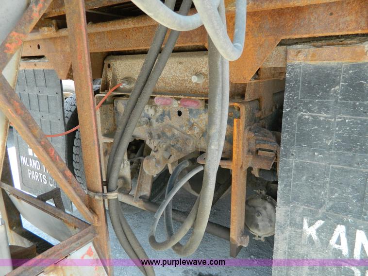 image for item G7929 1985 Peterbilt 349 dump truck