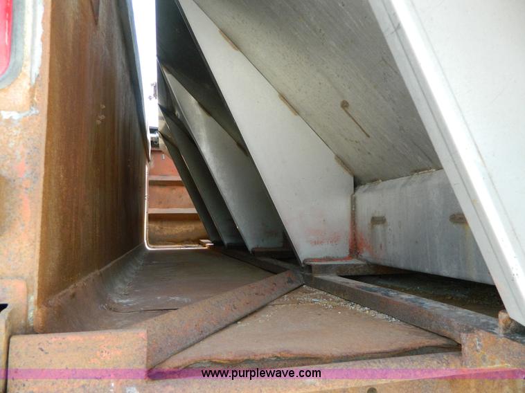 image for item G7929 1985 Peterbilt 349 dump truck