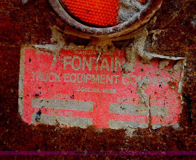 image for item G7929 1985 Peterbilt 349 dump truck