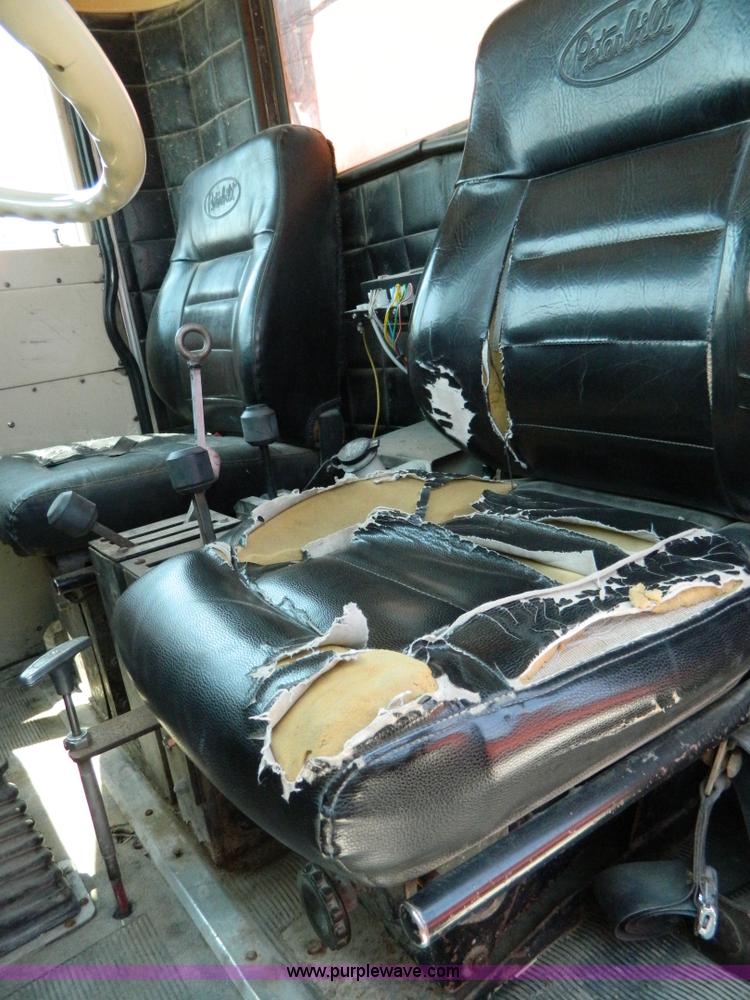 image for item G7929 1985 Peterbilt 349 dump truck